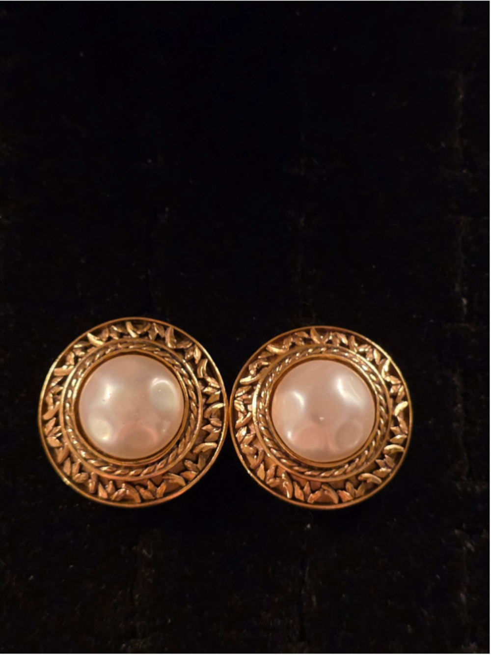 RARE 1980s Chanel Pearl Woven Gold Clip Earrings - Signed France